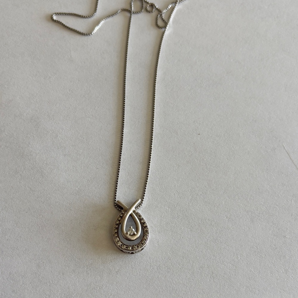 Elegant Sterling Silver Pendant Necklace